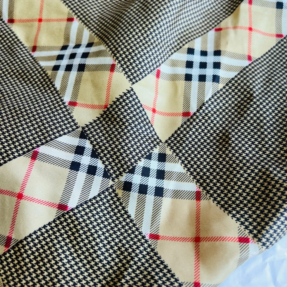 100% Authentic Burberry Check Silk Scarf - Picture 6 of 11